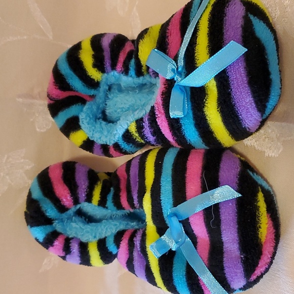 Fluffy Slipper Socks - Picture 2 of 9